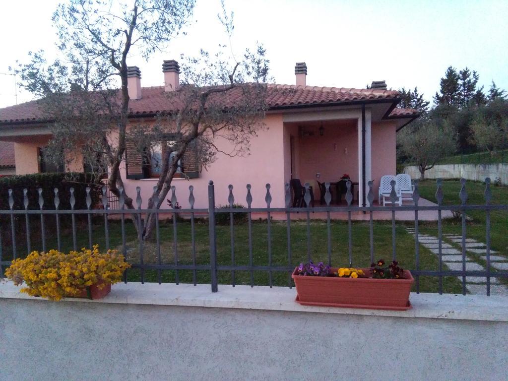 Residence Ai Campi Da Golf Saturnia Exterior foto